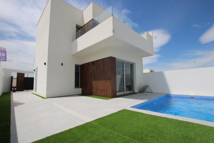 Image No.1-3 Bed Villa for sale