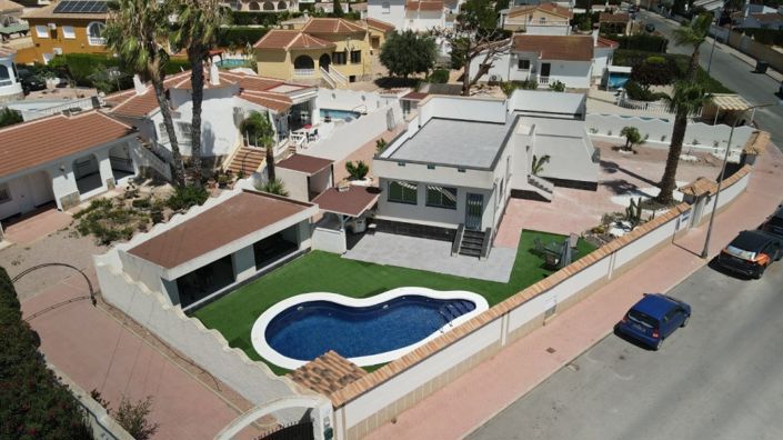 Image No.1-3 Bed Villa for sale