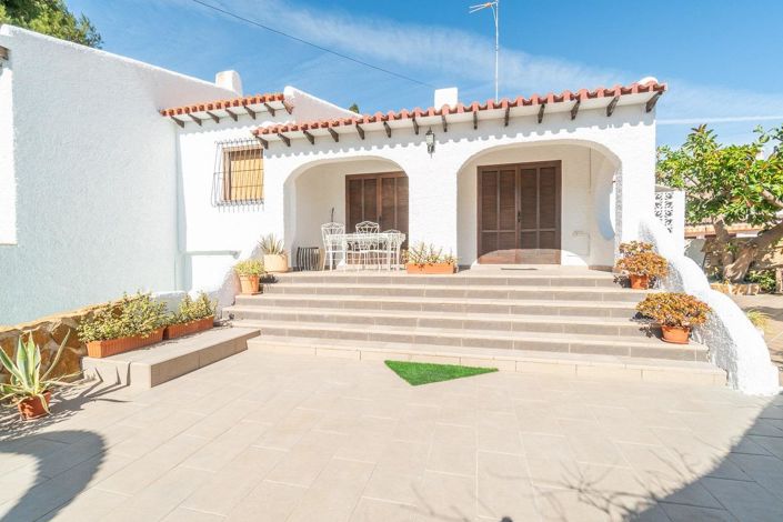 Image No.1-3 Bed Villa for sale