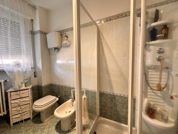 A334-20--bathroom-