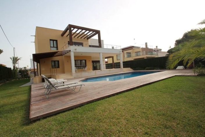 Image No.1-5 Bed Villa for sale