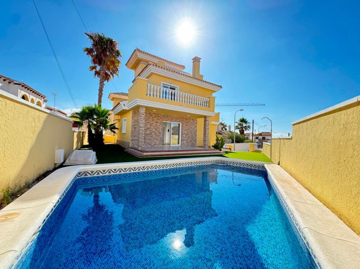 Image No.1-3 Bed Villa for sale