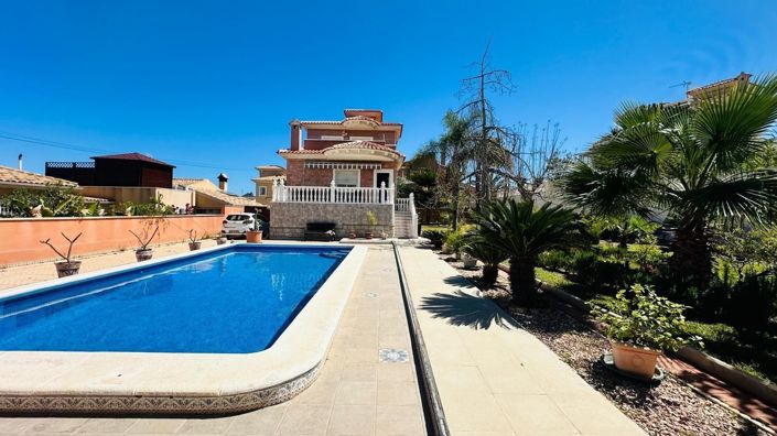 Image No.1-3 Bed Villa for sale