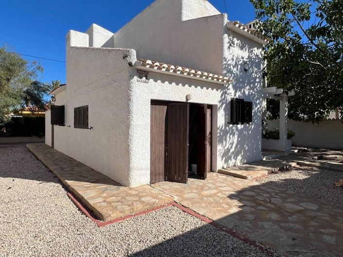 Image No.1-4 Bed Villa for sale