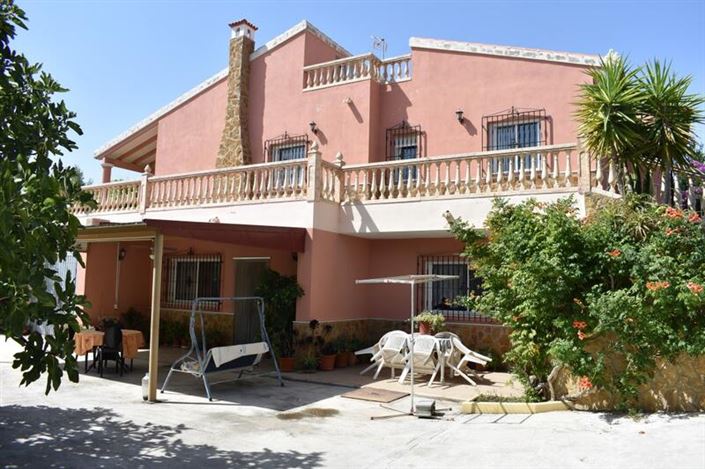 Image No.1-4 Bed Villa for sale