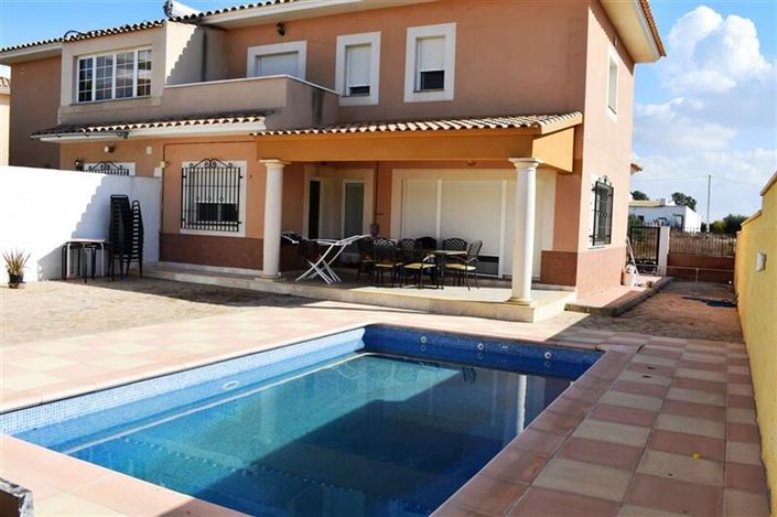 Image No.1-3 Bed Villa for sale