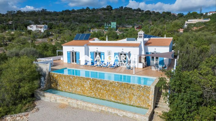 Image No.1-Villa de 4 chambres à vendre à Loule