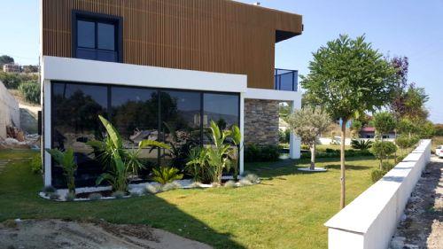 Image No.1-4 Bed Villa / Detached for sale