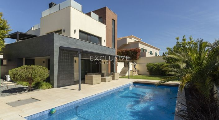 Image No.1-3 Bed Villa for sale