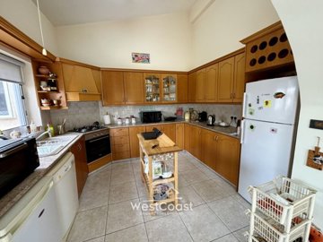 178640-bungalow-for-sale-in-peyiafull