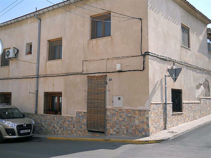 Image No.1-4 Bed Townhouse for sale