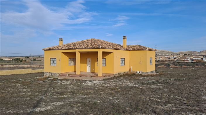 Image No.1-3 Bed Villa for sale