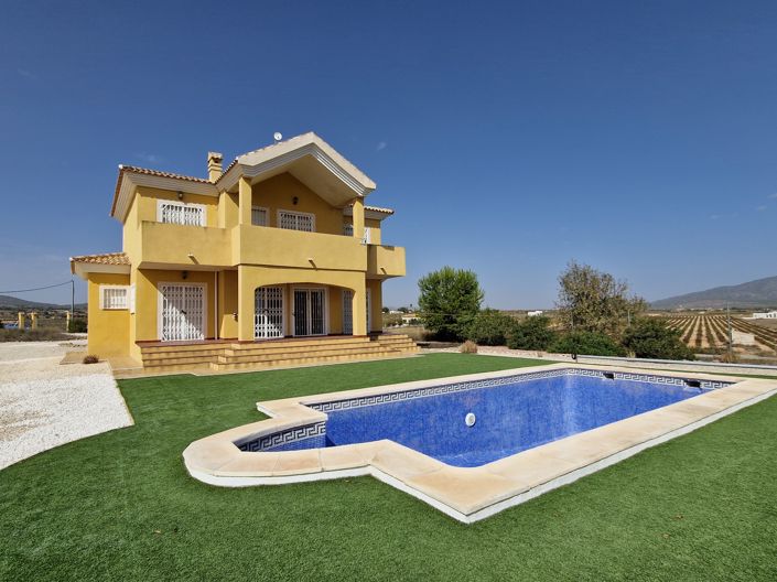 Image No.1-4 Bed Villa for sale