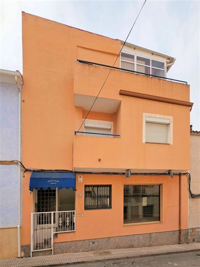 Image No.1-3 Bed Townhouse for sale