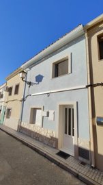 3590renovatedtownhouseinthecentreofpinoso2307