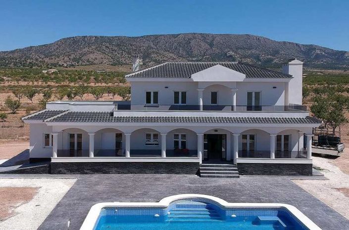 Image No.1-6 Bed Villa for sale