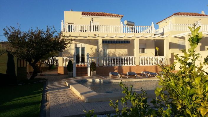 Image No.1-3 Bed Villa for sale