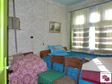 Two-storey house with yard in well-developed village 18 km away from Veliko Tarnovo