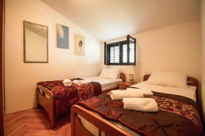 Wohnung-mit-3-Schlafzimmer--Montenegro--1454--11-