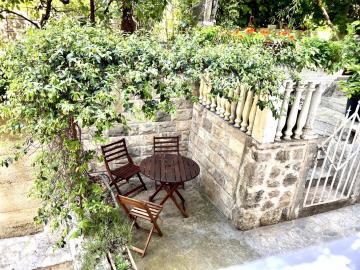 Three-bedroom-apartment-on-the-first-line-to-the-sea--Kotor---13708--3-