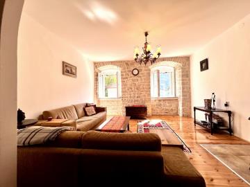 Three-bedroom-apartment-on-the-first-line-to-the-sea--Kotor---13708--11-