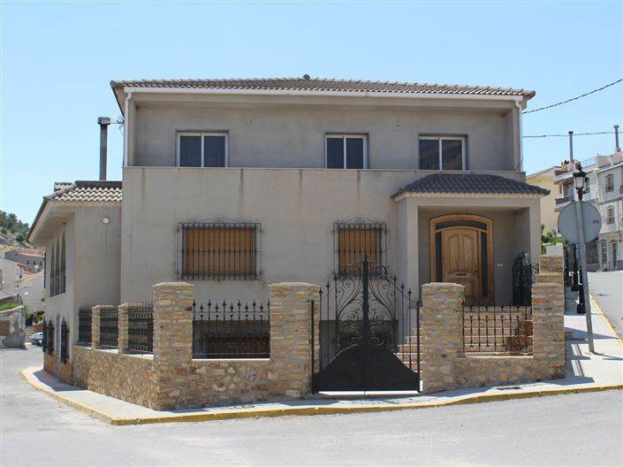 Image No.1-7 Bed Villa for sale