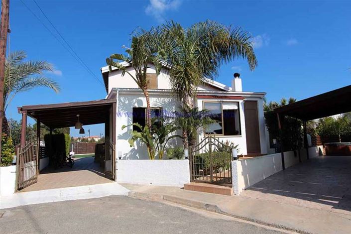 Image No.1-2 Bed Villa / Detached for sale