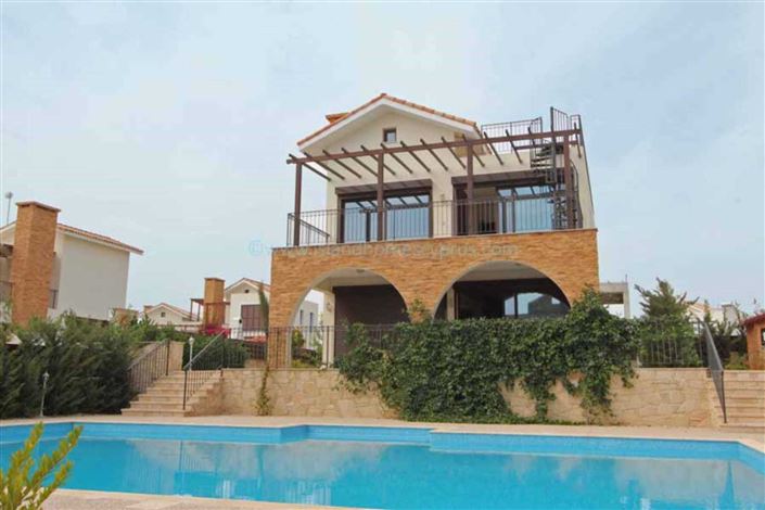 Image No.1-4 Bed Villa / Detached for sale