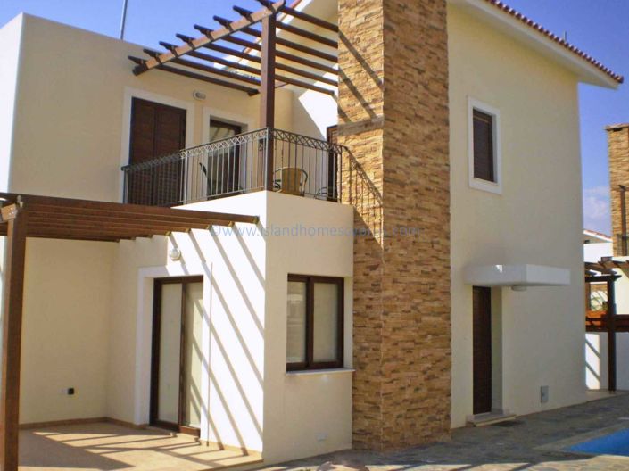 Image No.1-3 Bed Villa / Detached for sale