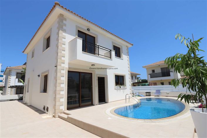 Image No.1-4 Bed Villa / Detached for sale