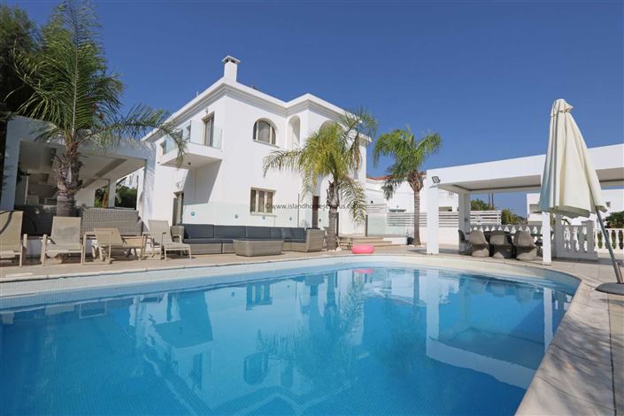 Image No.1-6 Bed Villa / Detached for sale