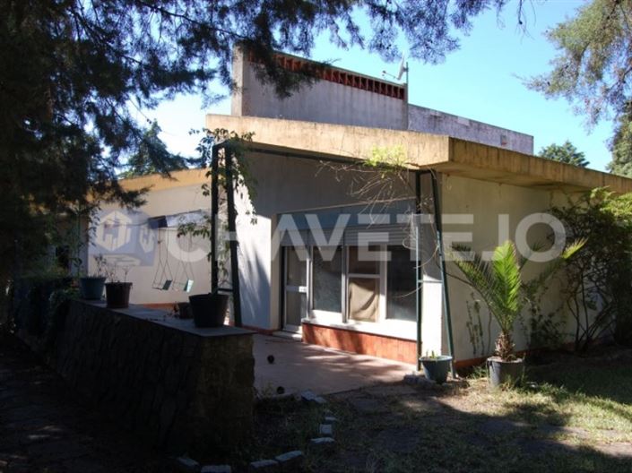 Image No.1-5 Bed House for sale