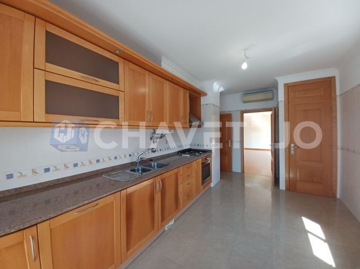 Image No.1-3 Bed Apartment for sale