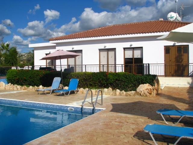 Image No.1-3 Bed Villa / Detached for sale