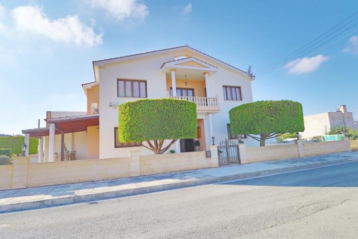 Image No.1-5 Bed House/Villa for sale