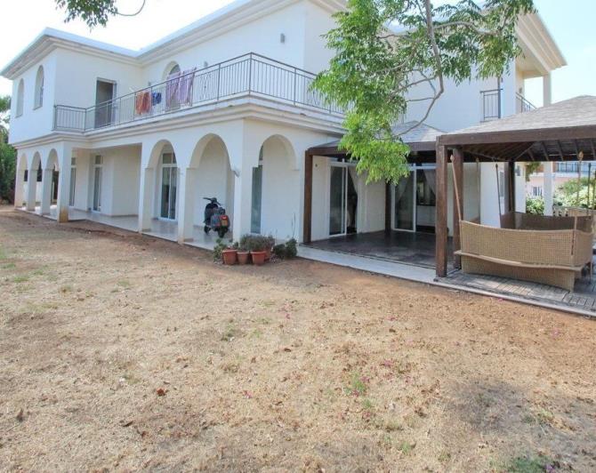 Image No.1-5 Bed House/Villa for sale