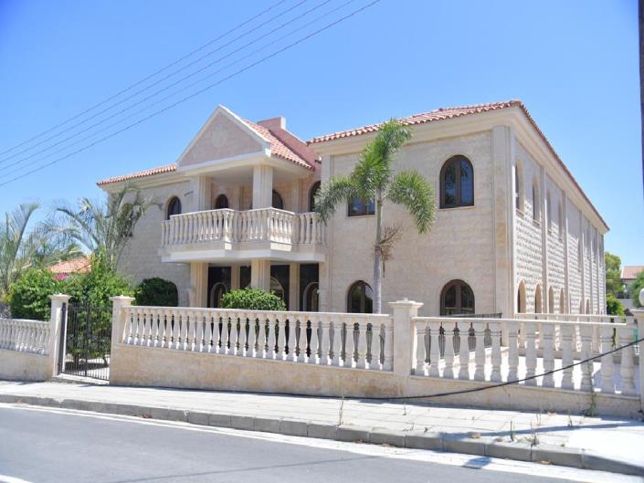 Image No.1-5 Bed Villa for sale