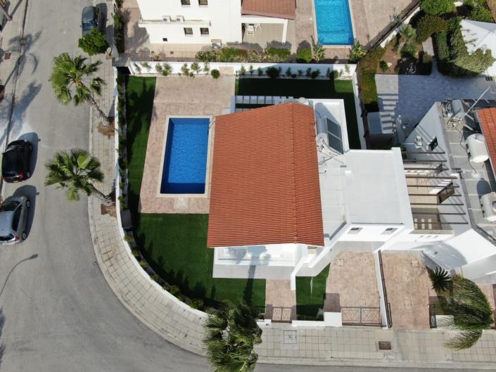 Image No.1-4 Bed Villa for sale