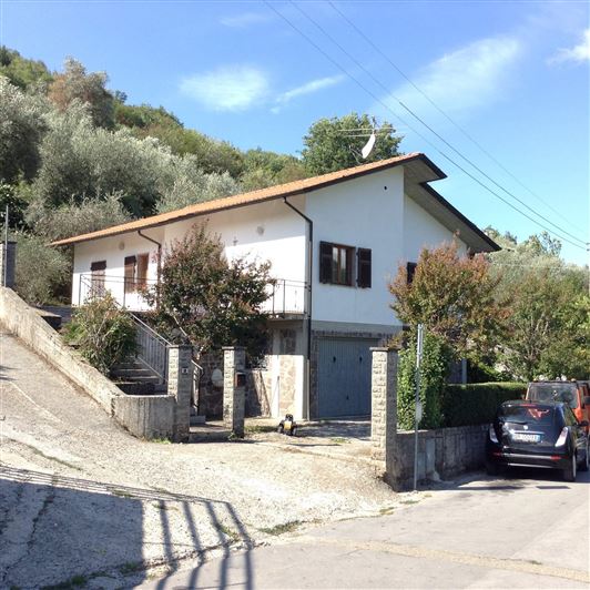 Image No.1-Villa de 3 chambres à vendre à Casola in Lunigiana