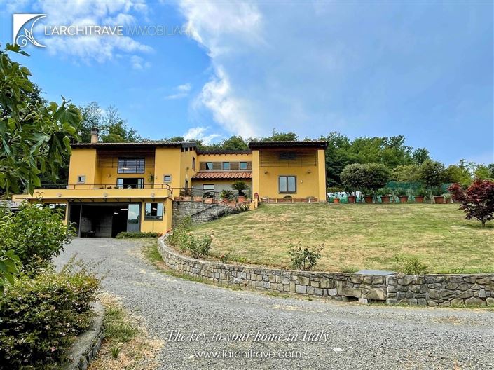 Image No.1-Villa de 4 chambres à vendre à Villafranca in Lunigiana