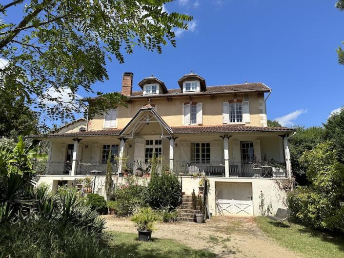 Image No.1-Maison de 6 chambres à vendre à Montguyon