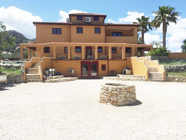 Image No.1-5 Bed Finca for sale