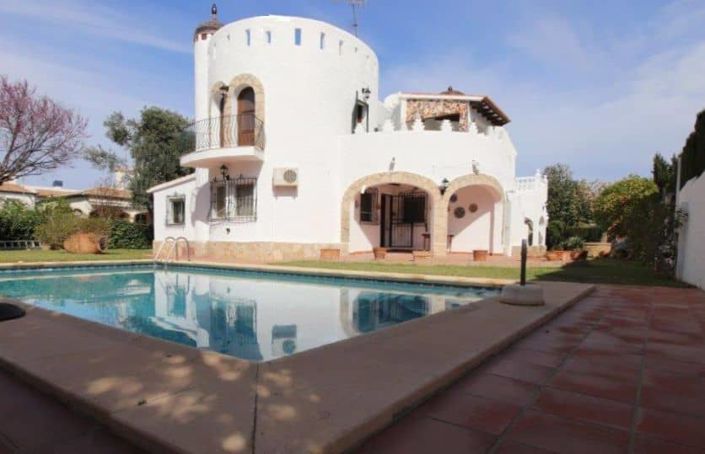 Image No.1-6 Bed Villa for sale