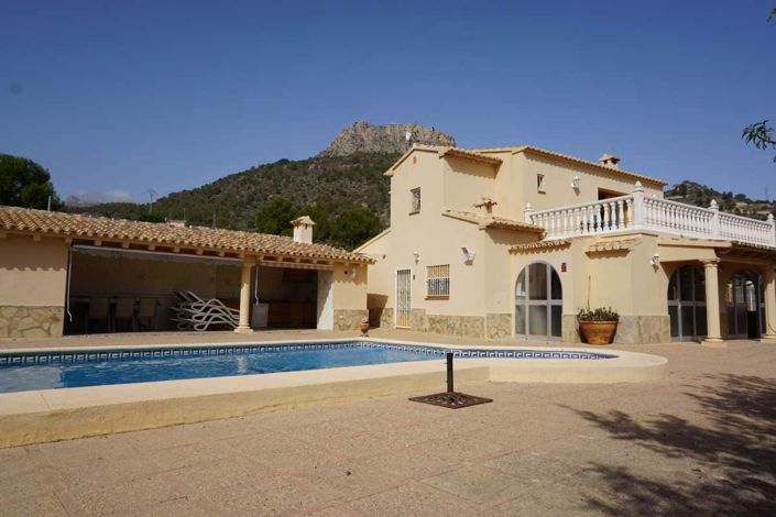 Image No.1-5 Bed Villa for sale