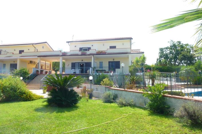 Image No.1-4 Bed Villa for sale