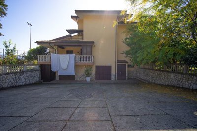 exterior-villa-structure63765018f4090