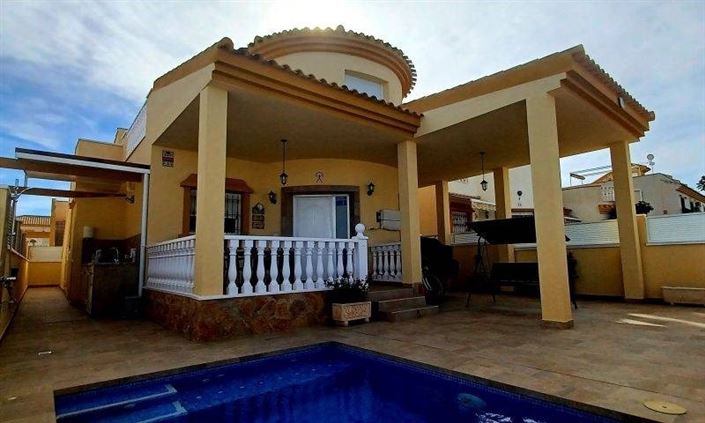 Image No.1-3 Bed Villa for sale