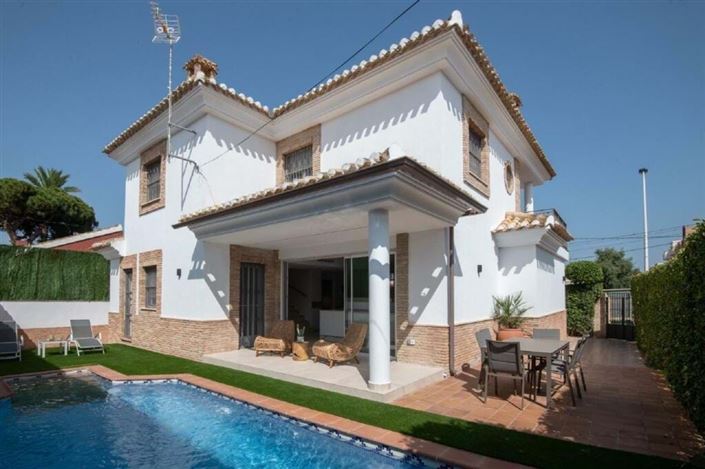 Image No.1-5 Bed Villa for sale