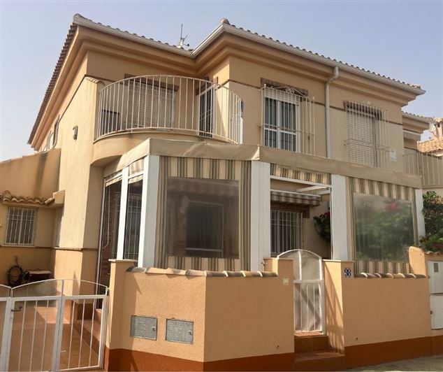 Image No.1-3 Bed Townhouse for sale