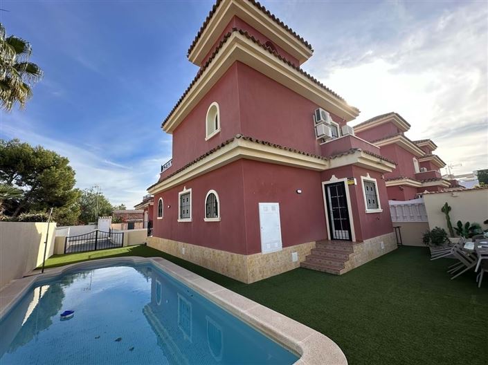 Image No.1-3 Bed Villa for sale